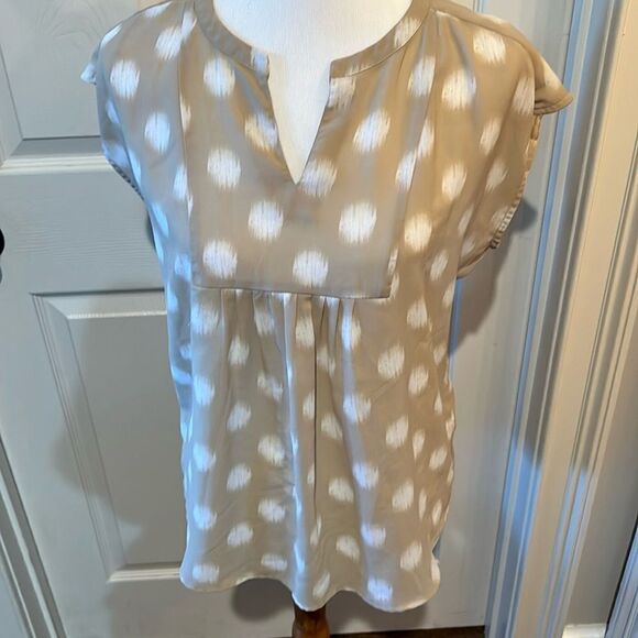 Liz Claiborne Sleeveless Semi Sheer Blouse Size Medium Like New. WT213 - Picture 1 of 5